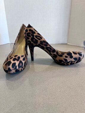 Marc Fisher Leopard Cheetah Animal Print High Heel Pumps Sz 9 Have Wear See Pics